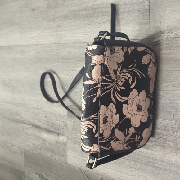 Kate Spade New York Laurel Gardenia Carson Crossbody Bag - Picture 4 of 9